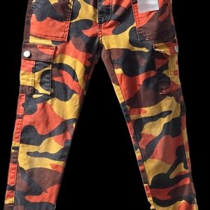 Unique size 14 big kids camo cargo pants🧡🖤💛❤️